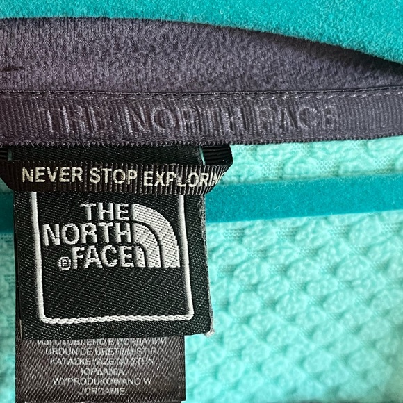 The North Face Women's Teal and Gray All Weather Jacket, zippered pockets Velcro - Picture 10 of 13
